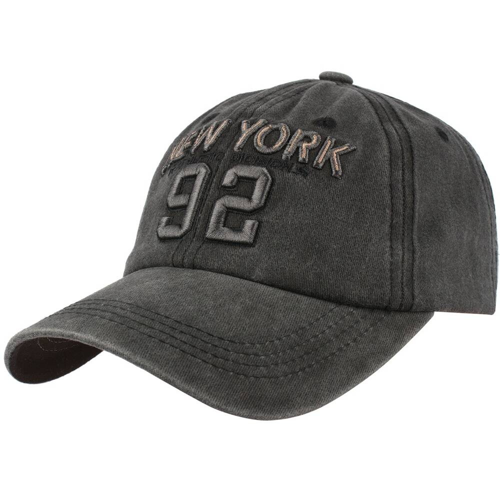 Czarna czapka Jordan Kerr CZ-M-83, widok z boku, haft New York 92 na przodzie