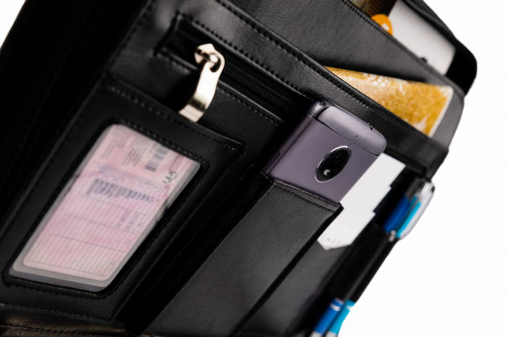 Aktówka z eko skóry unisex Tizano BW01 biwuar na dokumenty A4 czarna - uchwyt i system noszenia