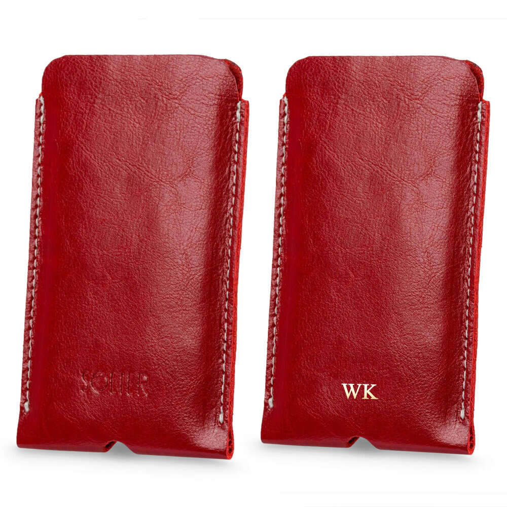 Czerwone etui na iPhone 11 Solier SA58 ze skóry naturalnej w dwóch wersjach, z tłoczonym logo i z inicjałami