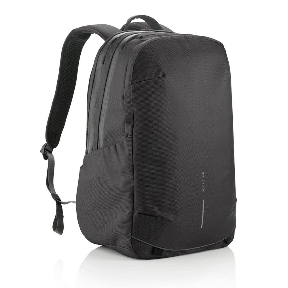 Czarny plecak XD Design Bobby Explore pod kątem, z logo marki z przodu i uchwytem u góry