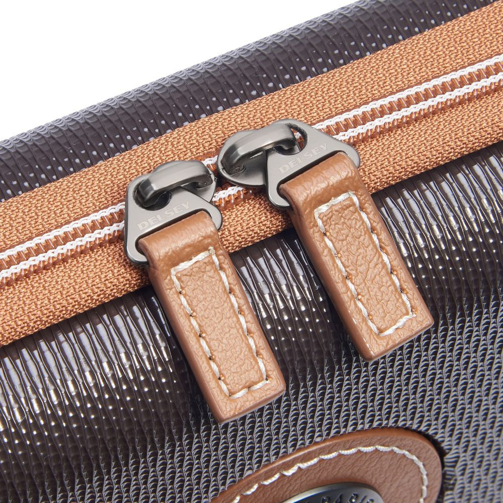 Torebka damska z tworzywa Delsey Chatelet Air 2.0 mini kopertówka brązowa - cecha produktu