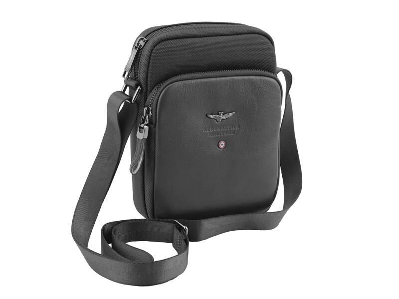 Torba ze skóry i nylonu unisex Aeronautica Militare Task listonoszka czarna - cecha produktu