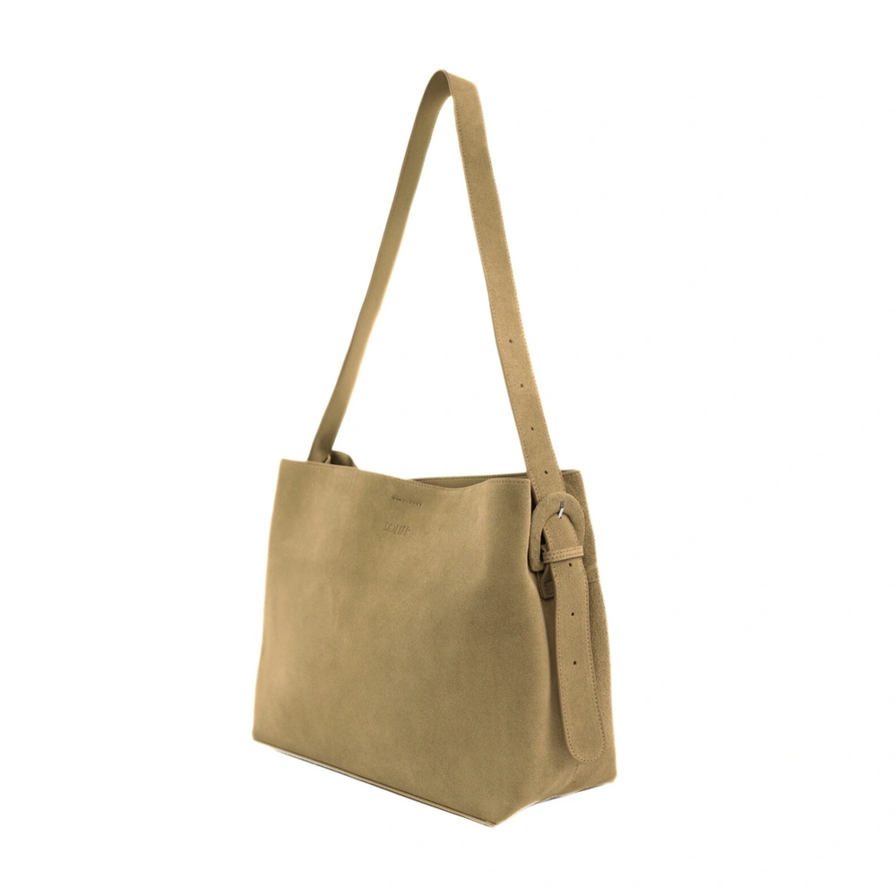 Zamszowa torebka damska shopper w kolorze camel Solier FL38 z jednym paskiem na ramię zapinanym na klamrę