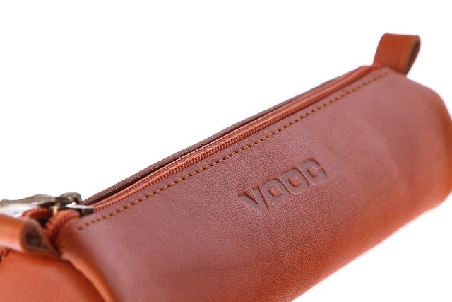 Piórnik skórzany jucht unisex VOOC Vintage P9 okrągły na długopisy czarny - detale wykończenia