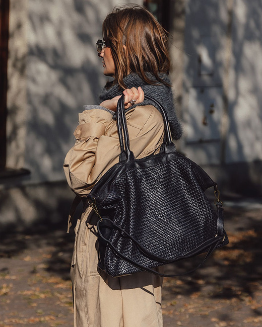 Detal plecionej skóry – czarna shopper MARCO MAZZINI